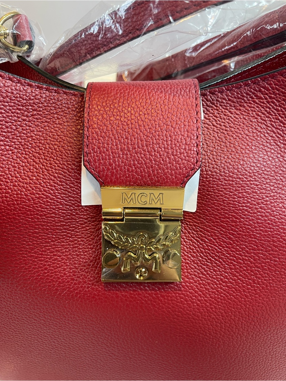 MCM Patricia Shoulder Bag Ruby Red Leather NWT Authenticated - Picture 7 of 15